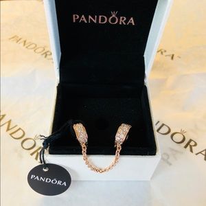 Pandora shining elegance safety chain rose gold.